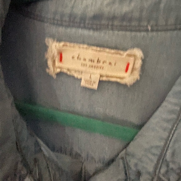 Chambrai ~ Soft & comfortable lightweight Chambray Denim Top, Size L… 💙￼ - Picture 2 of 7